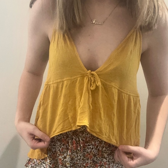 Urban Outfitters High-Low Tank Top. - Picture 2 of 3